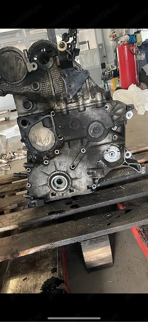 Pistoane, chiuloasa, bloc motor, pompa ulei, capac culbultori BMW E90 320 D M47 an 2005 110 - 120 kw - imagine 2