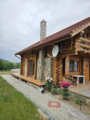 Casă din bușteni cu teren mare - imagine 3