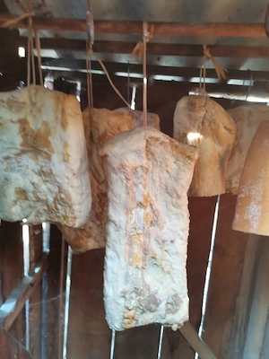Slănină afumată de porc,35 lei kg