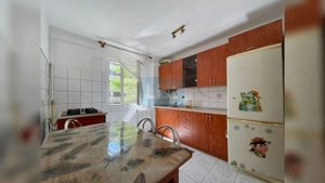  Apartament de vânzare – 3 camere, etaj 1, Micro III  - imagine 2