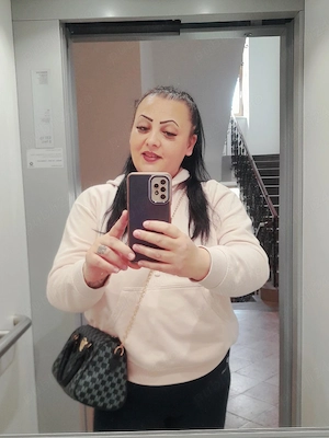 Bruneta cu sau fără cum doresti 