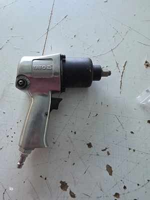 Pistol roti cu aer Yato
