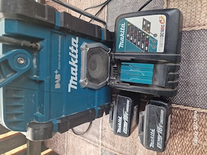 Set Makita Original: Radio Șantier DMR112 Bluetooth, Încărcător Rapid + 2 Baterii 18V (5Ah și 6Ah)