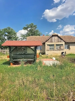  casa renovabila la 25km de Oradea teren 5080mp