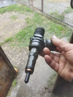 injectoare 1.9 tdi BLS - imagine 3