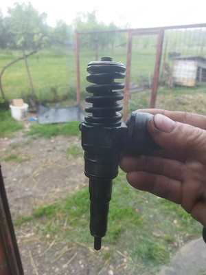 injectoare 1.9 tdi BLS - imagine 4