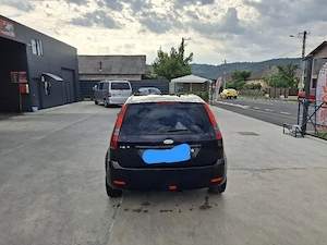 Ford Fiesta Ghia  - imagine 2