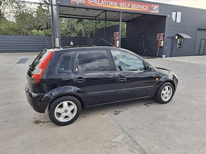 Ford Fiesta Ghia  - imagine 3