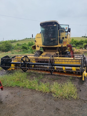 Vând New Holland TC57 