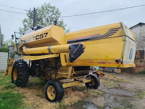 Vând combina New Holland TC57  - imagine 2