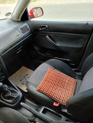 vând golf 4 1.6 16 valve benzină în perfectă stare - imagine 4
