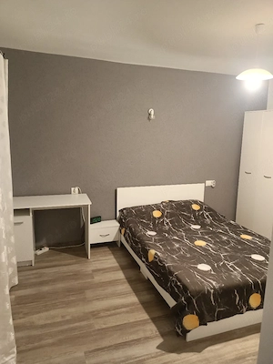 Închiriez garsonieră 