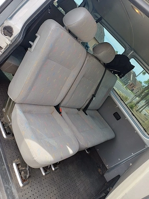 Schimb VW T5 1.9 TDI 9 Locuri - imagine 2