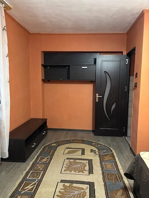 Garsonieră renovată, mobilată complet   Rahova, zona Petre Ispirescu - imagine 3
