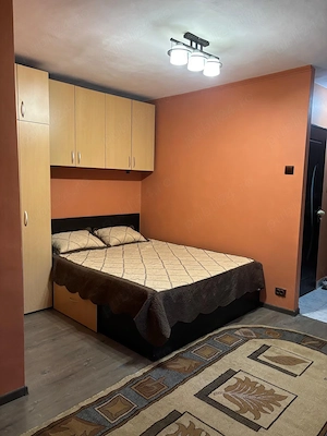 Garsonieră renovată, mobilată complet   Rahova, zona Petre Ispirescu - imagine 2