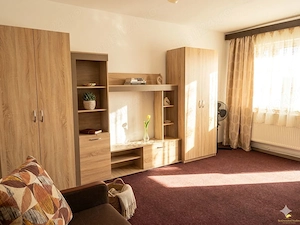 Garsoniera de inchiriat in oras Hunedoara,zona centrala, mobilata, utilata, 190 euro (1000 lei) luna - imagine 2