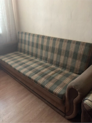 vand canapea in stare buna