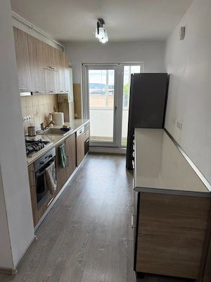 De închiriat: Apartament spațios cu 3 camere   Zona 7 Noiembrie (10 min. de UMFST) - imagine 9