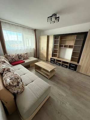 De închiriat: Apartament spațios cu 3 camere   Zona 7 Noiembrie (10 min. de UMFST) - imagine 6