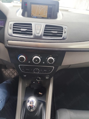 Renault Megane 3 1.6 benzina+Gpl, 2011-2012 (BREAK) - imagine 8