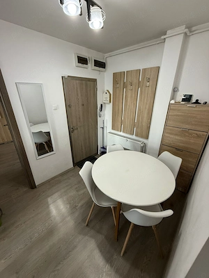 De închiriat: Apartament spațios cu 3 camere   Zona 7 Noiembrie (10 min. de UMFST)