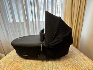 Landou CYBEX Priam   e-Priam Lux Carry Cot - Deep Black (Stare Excelentă)