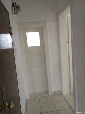 Inchiriez Ap. 3 camere decomandat, Oradea, central, nemobilat sau semimobilat.,  - imagine 2