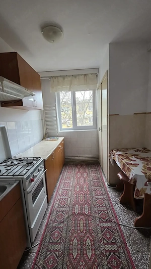  Inchiriez apartament cu 2 camere in zona C. Sagului - imagine 4