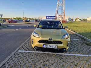 TOYOTA YARIS CROSS 2022 - benzină - garanție Toyota - 51.302 km - culoare Brass Gold - în garanție - - imagine 4