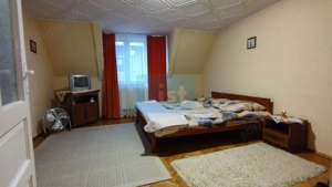 Casa cu mansarda, 7 camere, anexe, Sanmartin - imagine 9