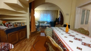 Casa cu mansarda, 7 camere, anexe, Sanmartin - imagine 11