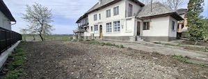 Casa cu teren mult si fantana pe str Romana - imagine 2
