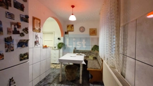 Casa cu mansarda, 7 camere, anexe, Sanmartin - imagine 17