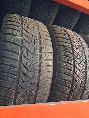 2 anvelope 225/45/18second in stare buna pirelli M+S - imagine 4