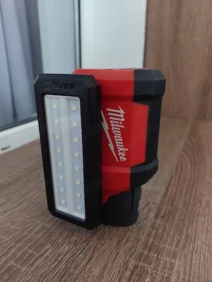 Lanterna Led Milwaukee M12 Rover