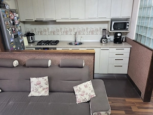 Apartament 3 camere cu scara interioara in Floresti zona Lidl - imagine 3