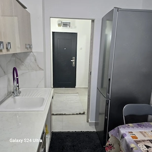 Inchiriez apartament 2 camere ,Strada Schelelor nr.2 Campina ,renovat mobilat si utilat complet nou - imagine 10