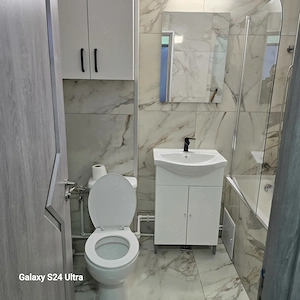 Inchiriez apartament 2 camere ,Strada Schelelor nr.2 Campina ,renovat mobilat si utilat complet nou - imagine 14
