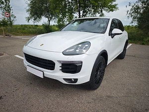 Porsche Cayenne 3.0 L V6 , 240 cp , 4x4, automat , 2016
