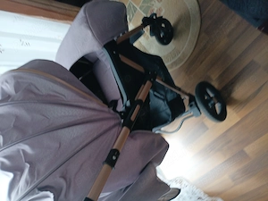 Vând Cărucior Baby Care.
