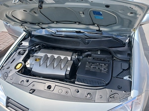 Vând Renault Megane 2 break, 2003 impecabil tehnic și estetic! Preț 2000 Euro neg. - imagine 5