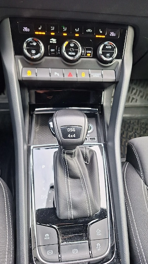 Skoda Karoq Sportline 4x4 2.0 TDI  DSG - imagine 7