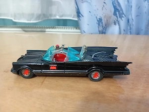 Macheta metal Corgi Batmobile Batman Anglia