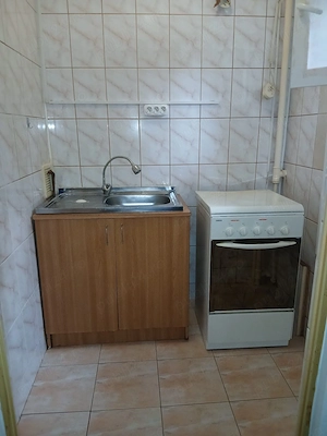 Proprietar vand Garsoniera in Titan, Postavarului, comfort 2 et. 1 10 bloc reabilitat 5 min metrou - imagine 2