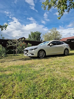 Mazda3 Revolution 2.0 Skyactiv-G 120 CP | Keyless Entry GO | Full LED | Înmatriculată, Origine RO