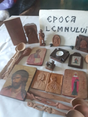 Icoane și sclupturi în lemn  