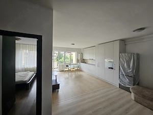 Apartament renovat de 2 camere cu balcon si loc de parcare - imagine 16