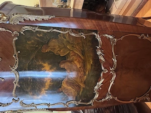 Dulap vitrină de colț stil Louis XV aplicații bronz și pictură manuală
