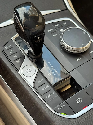 BMW Seria 3 330e Aut. Luxury Line - imagine 5