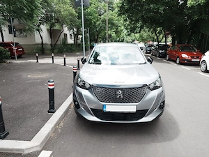 Vand Peugeot 2008 Allure 1.2 Benzina 130CP - 2022 - Automat - 26.000 km - Garantie Peugeot 
